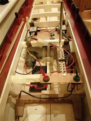 Photo:Internal electrics (click to enlarge)