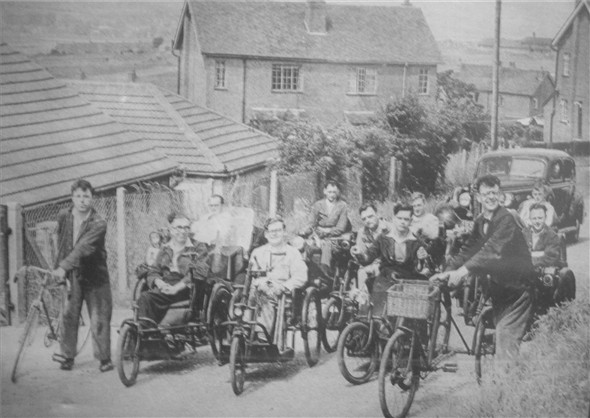 Photo:Residents of Searchlight in Claremont Road - c1950