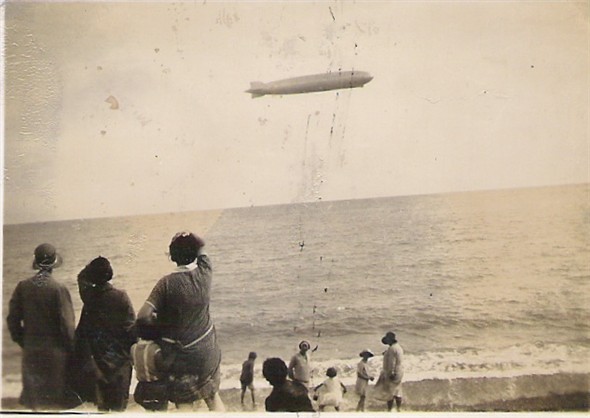Photo: Illustrative image for the 'AIRSHIP OVER THE SEA' page