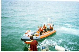 Photo:Returning back to the Lifeboat