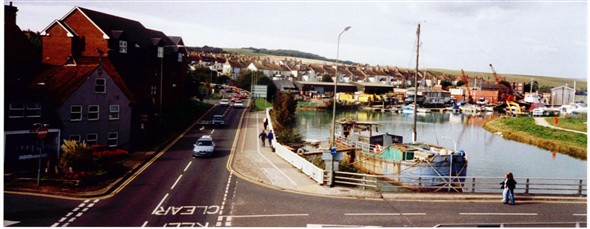 Photo:NORTH WAY FROM FOOTBRIDGE - 2002