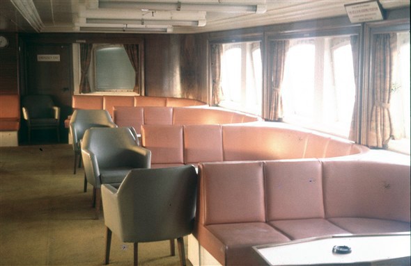 Photo:Forward seating area