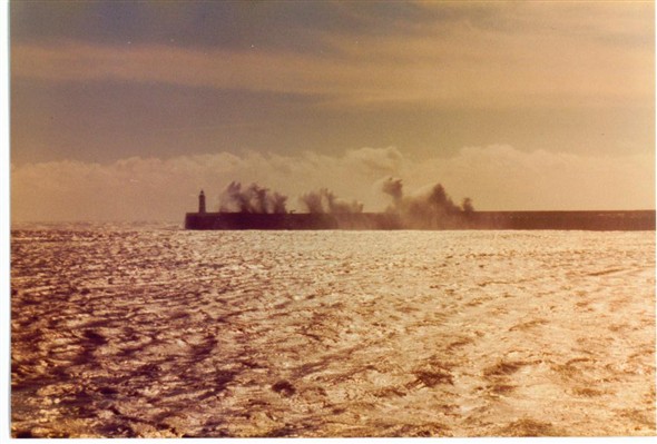Photo:Waves over the breakwater (2) 1982