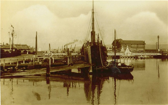 Photo:West Quay / Old Swing Bridge / Stricklands Warehouse - 1930