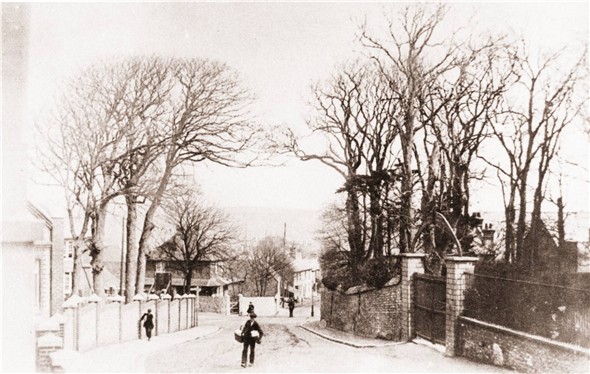 Photo:CHURCH HILL LOOKING TOWARDS TOP OF HIGH STREET (Gates on right entrance to the convent)