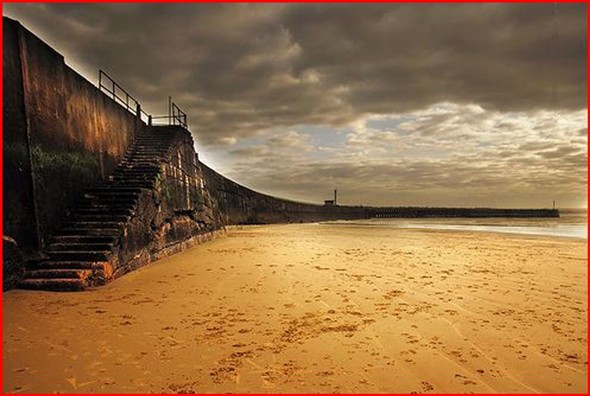 Photo: Illustrative image for the 'NEWHAVEN HARBOUR BEACH STEPS' page