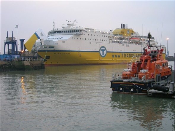 Photo:Seven Sisters at her berth only one month after her arrival in 2006