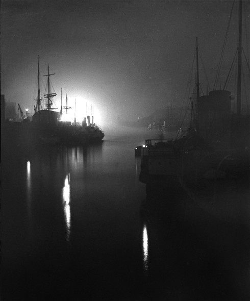 Photo: Illustrative image for the 'LOW LIGHT PHOTOS OF THE HARBOUR' page