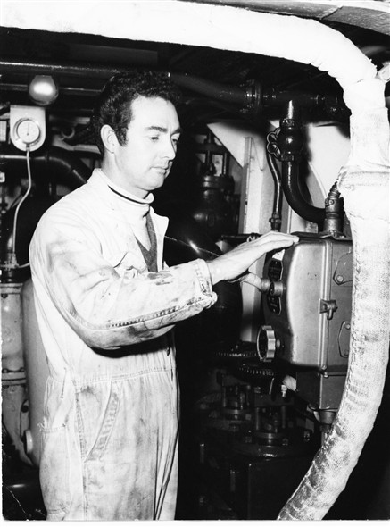 Photo:Bob Stonehouse in the engine room - 1968
