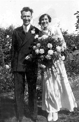 Photo:Arthur & Vi Longly on their wedding day in 1933