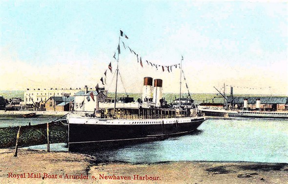 Photo:SS Arundel in Sleepers Hole
