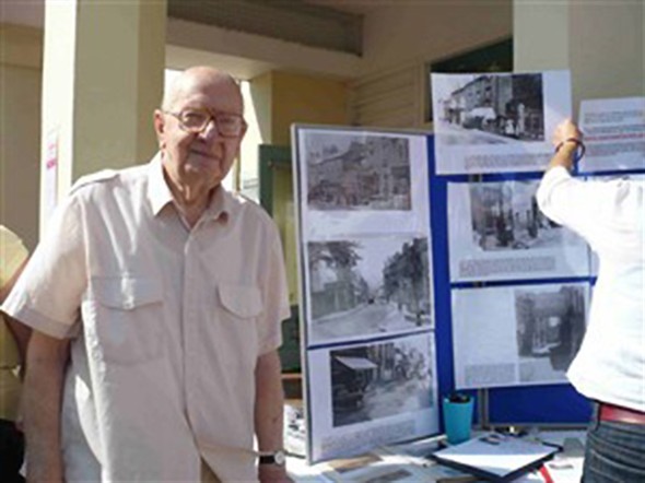Photo:Peter Bailey at one of Our Newhaven's earliest outside events at Newhaven Library in 2007