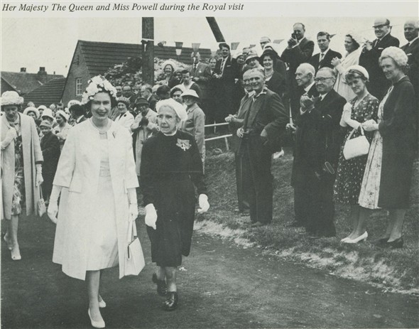 Photo:Queen and Muriel in Claremont Road