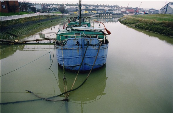 Photo:Rusting Boat on the River Ouse