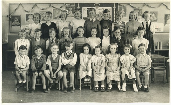 Photo:Class photo early 1950's