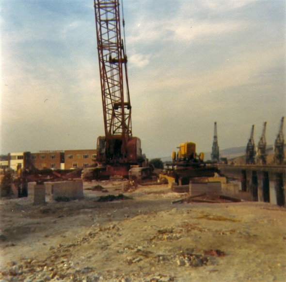 Photo:More construction work