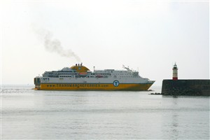 Photo:Cote d'Albatre leaves on the 50th anniversary of the start of the car ferry service. No flags, no fuss.