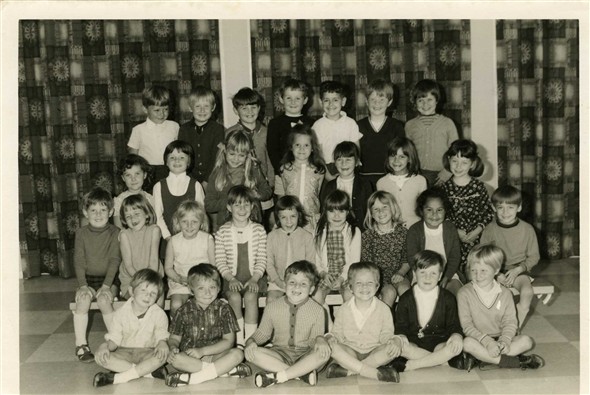 Photo:School Photo - group includes Alicia Harding, Lisa Walton, Sylvia Turner, Yvonne Turner, Colin Rookley.  Who are the others?