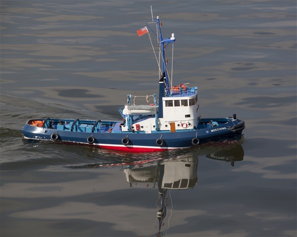 Photo:Andy Gilbert's radio controlled model, built by Fred Davies, on the lake at Eastbourne