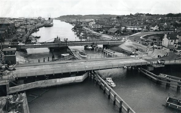 Photo:Old & New harbour bridges